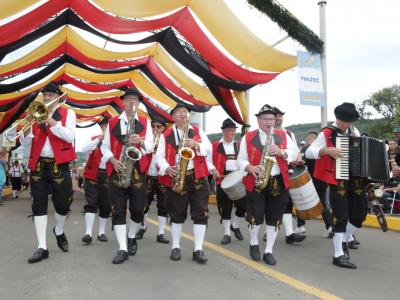 Sábado para celebrar a cultura alemã na  33ª Oktoberfest de Igrejinha