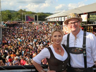 Cultura germânica e rock celebrados no segundo Super Sábado da Oktoberfest de Igrejinha