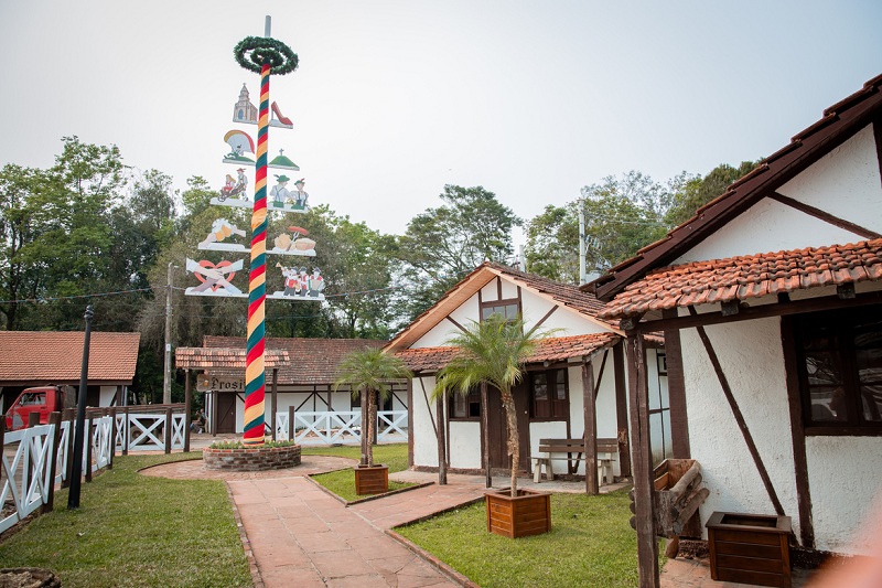 Igrejinha já está decorada para receber a 35ª edição da Oktoberfest