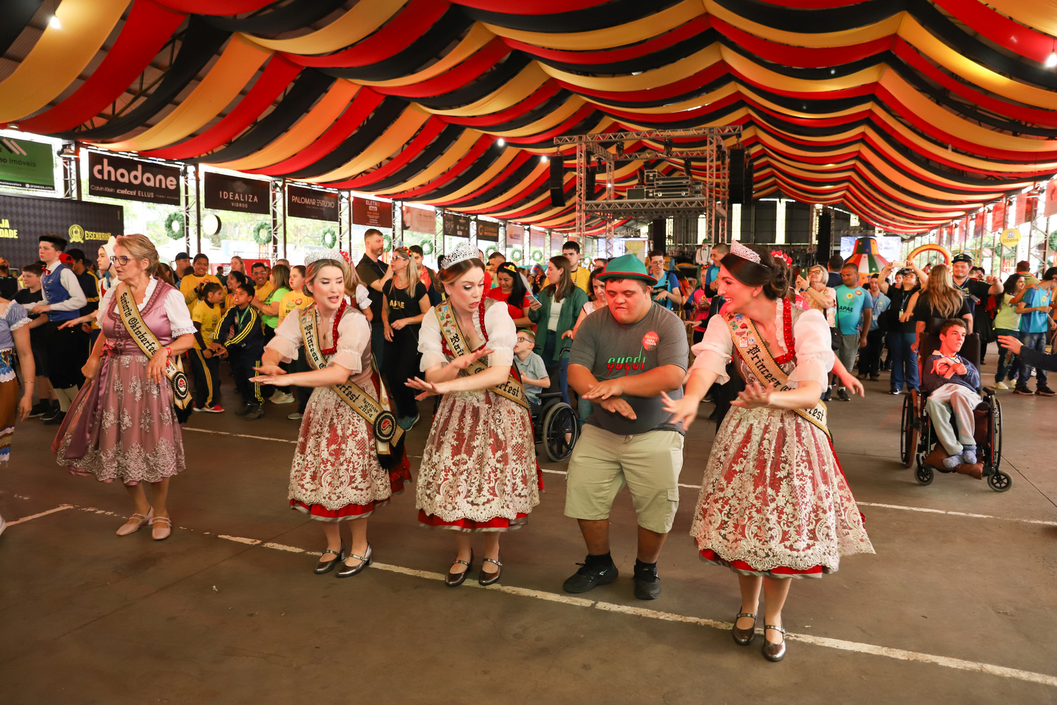 Inclusão e diversão marcam o Besonderertag da 35ª Oktoberfest de Igrejinha