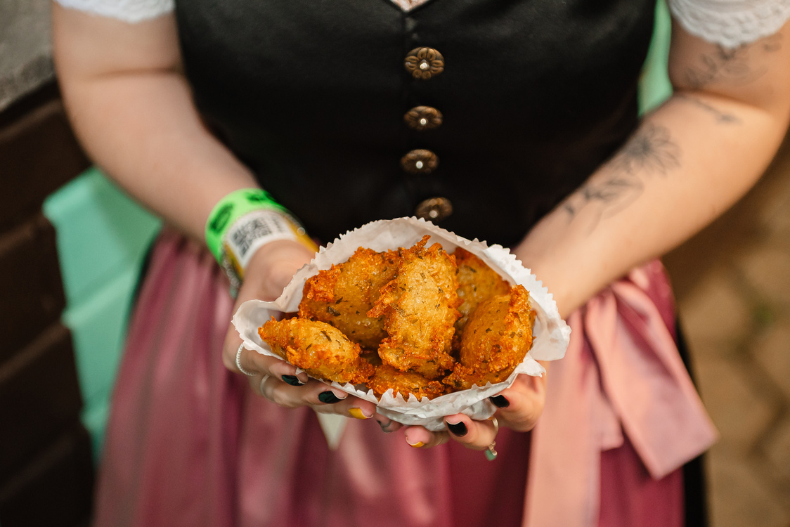 Comida típica e para todos os gostos: conheça a variedade gastronômica da 35ª Oktober de Igrejinha